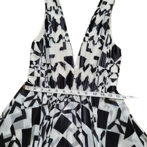 Alice + Olivia black & white diamond kaleidoscope geometric maxi dress Size 0 - Picture 15 of 15